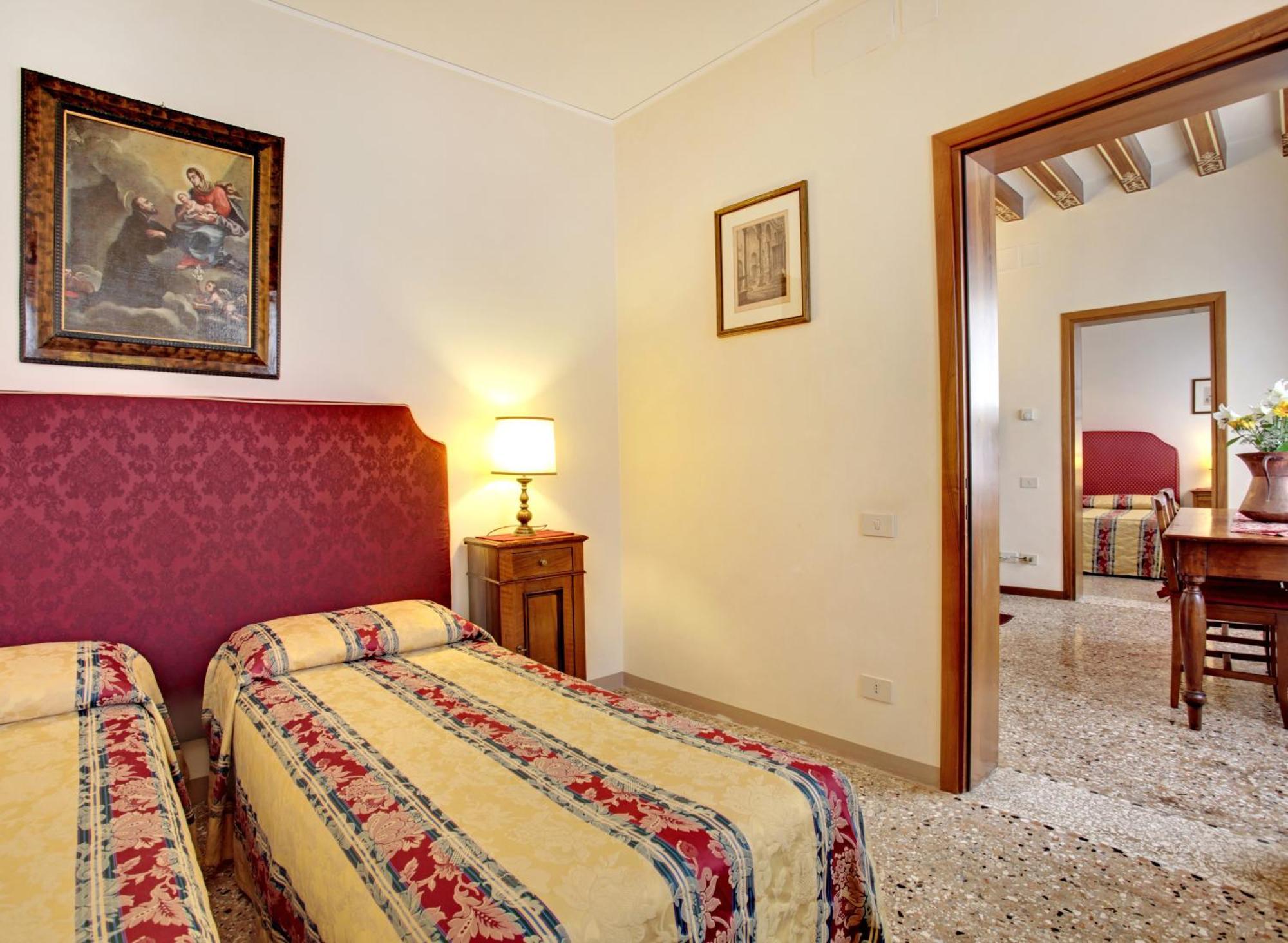 Palazzo Schiavoni Residenza D'epoca & Suite-apartments Pensión 3*